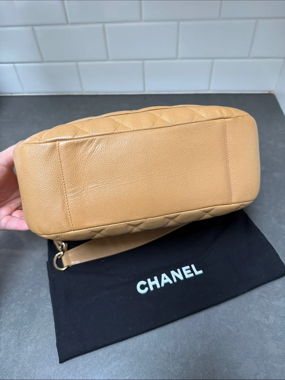 ❌sold❌CHANEL Caviar Beige Leather Hobo Bag Gold Hardware - Picture 8 of 14